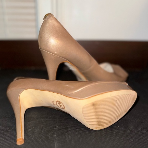 Michael Kors Gold Peep Toe Heels EUC - Picture 6 of 6